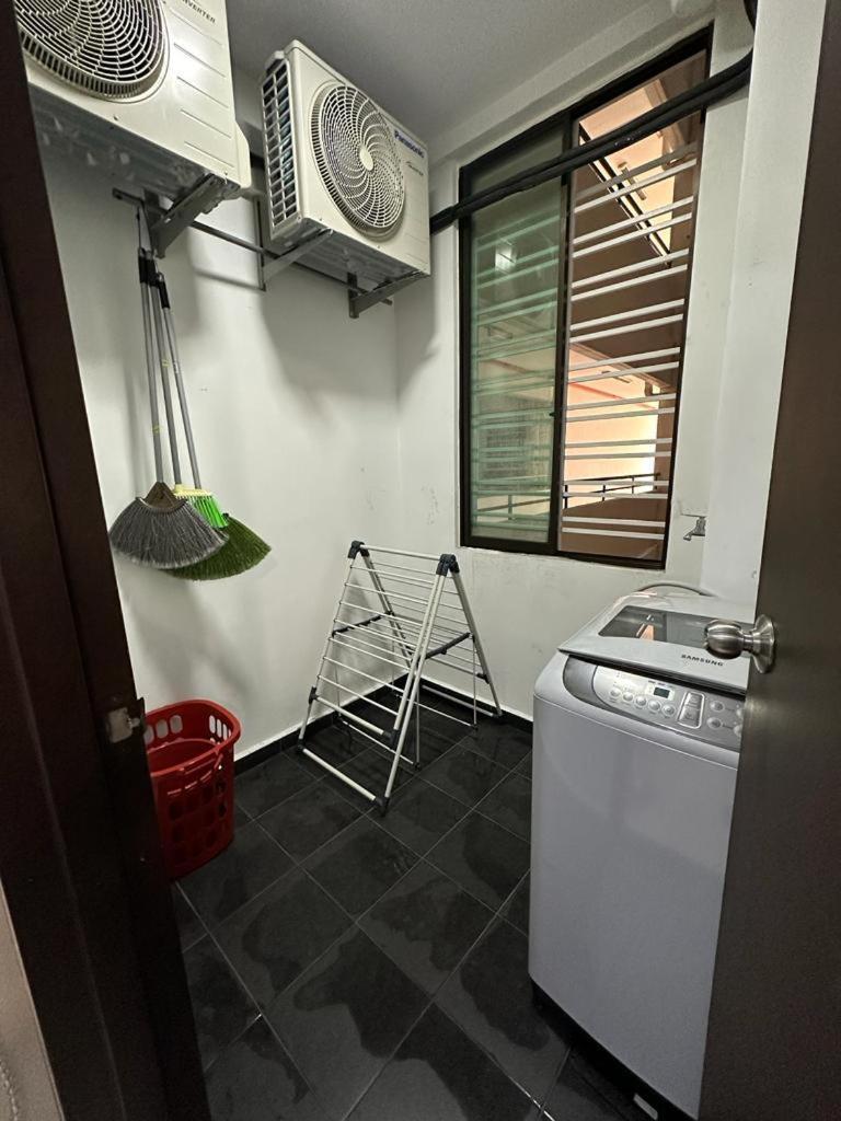Kyra The Heights Melaka Wifi, Netflix & Pool * Ayer Keroh