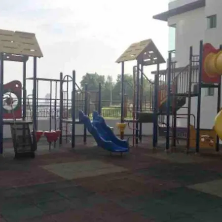 Kyra The Heights Residence Condo Ayer Keroh Melaka Wifi, Netflix & Pool Exterior photo
