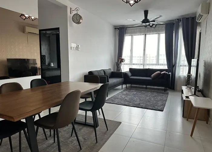Kyra The Heights Residence Condo Ayer Keroh Melaka Wifi, Netflix & Pool