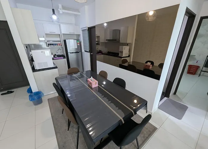 Kyra The Heights Residence Condo Ayer Keroh Melaka Wifi, Netflix & Pool