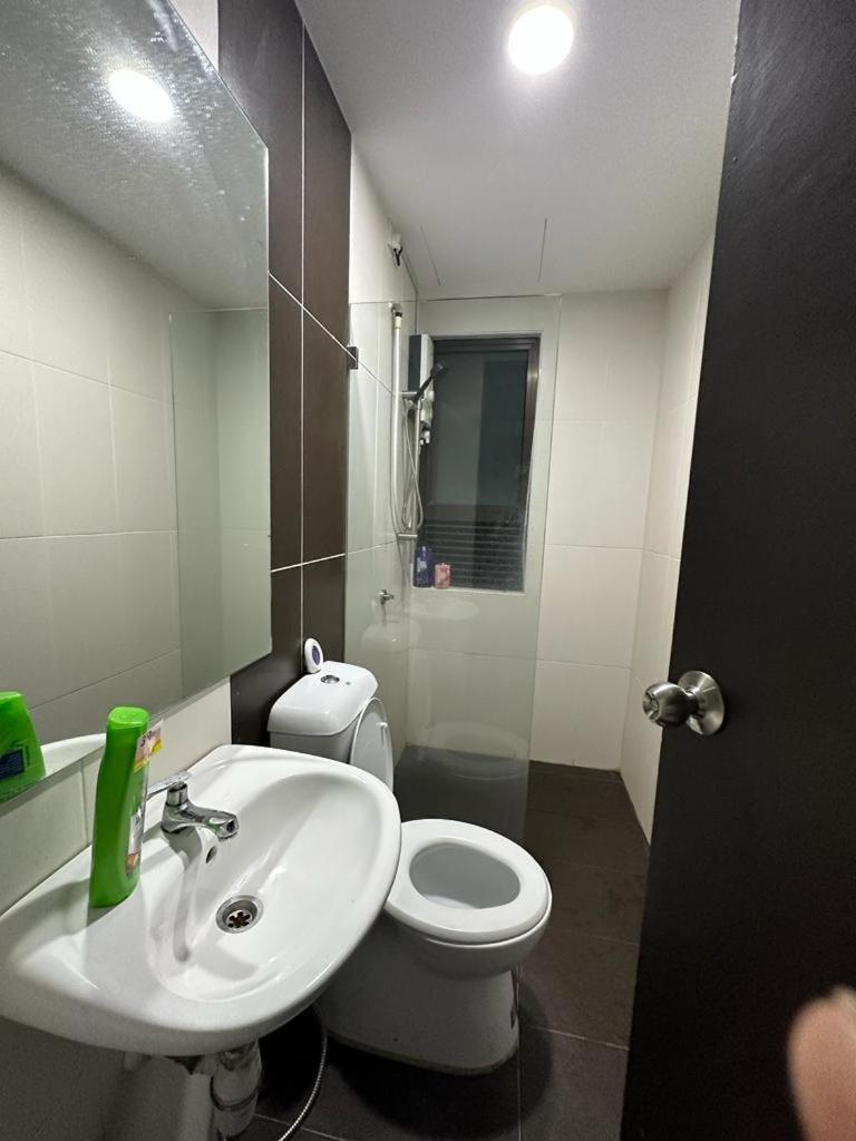 Kyra The Heights Melaka Wifi, Netflix & Pool