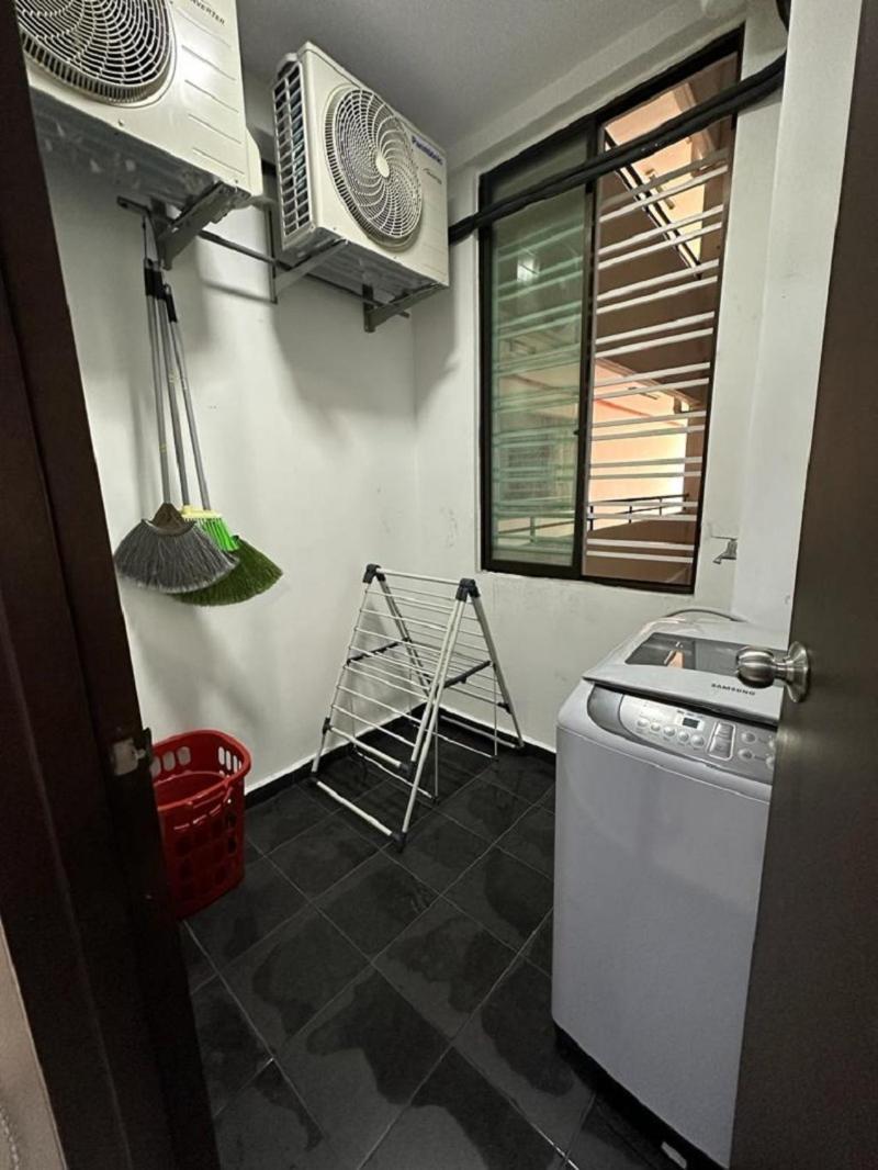 Kyra The Heights Melaka Wifi, Netflix & Pool Apartment *