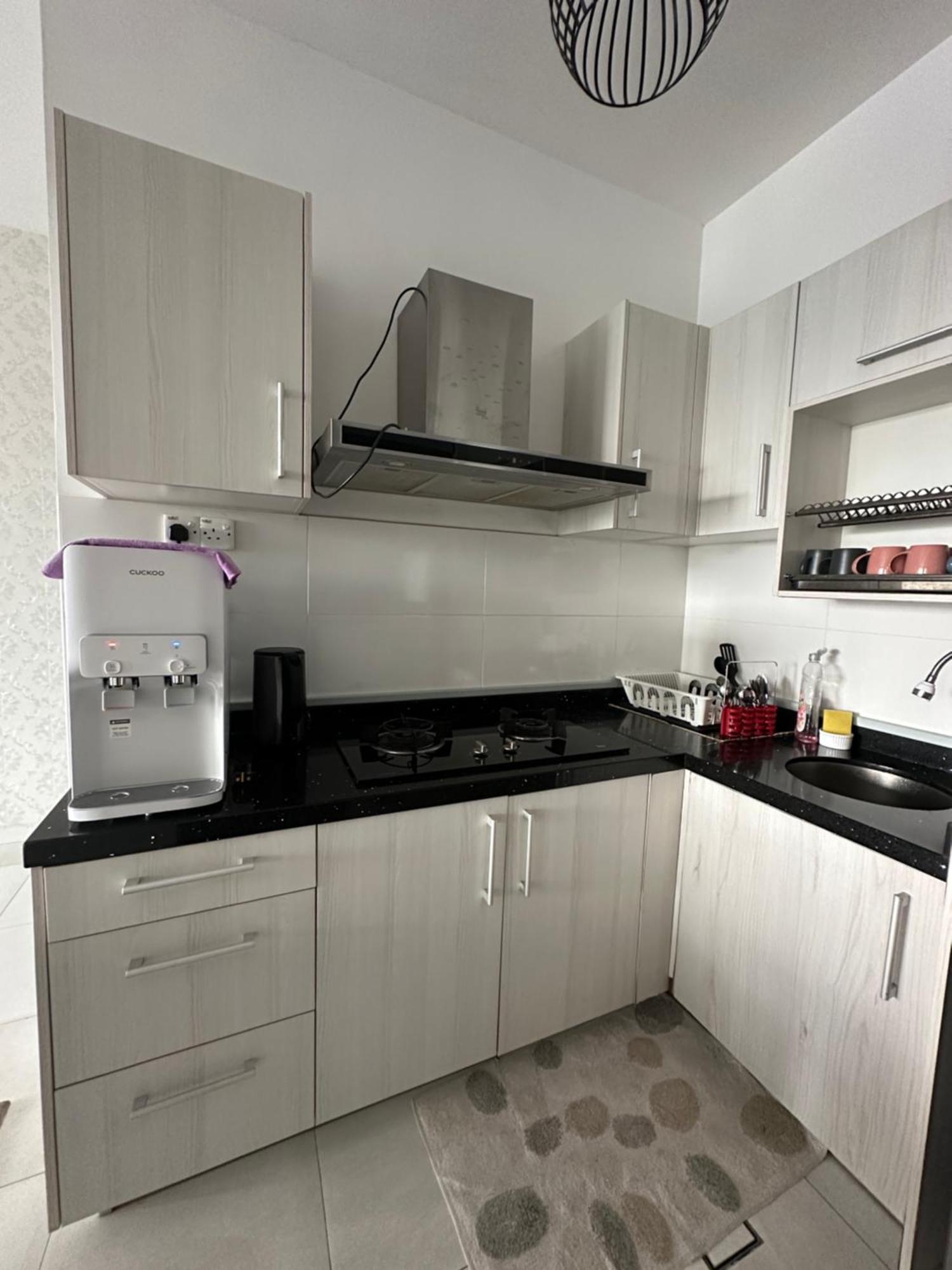 Kyra The Heights Melaka Wifi, Netflix & Pool Apartment *