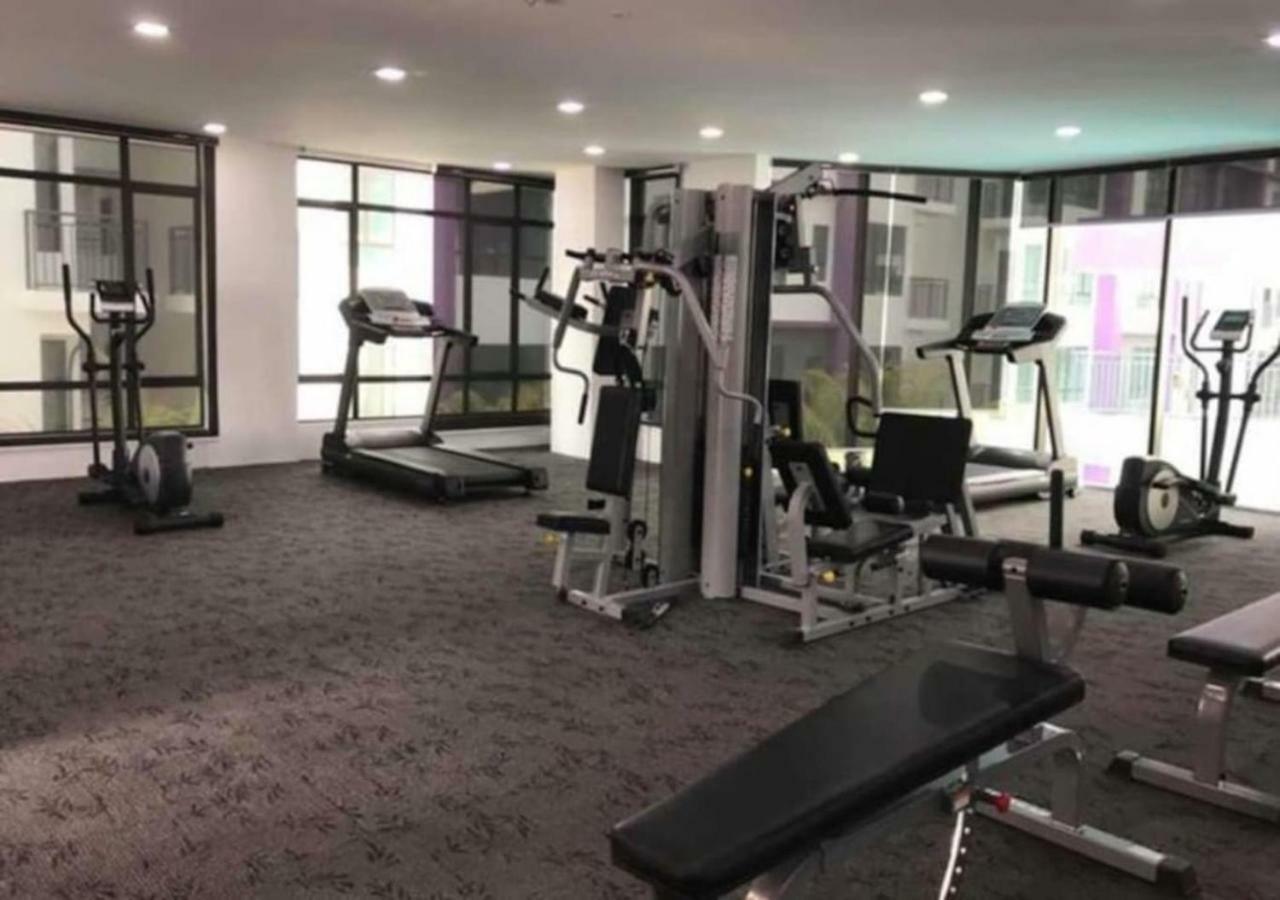 Kyra The Heights Melaka Wifi, Netflix & Pool Apartment